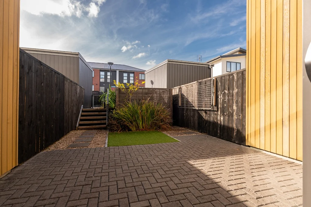Modern Living in a Prime Location – 2-Bedroom Townhouse