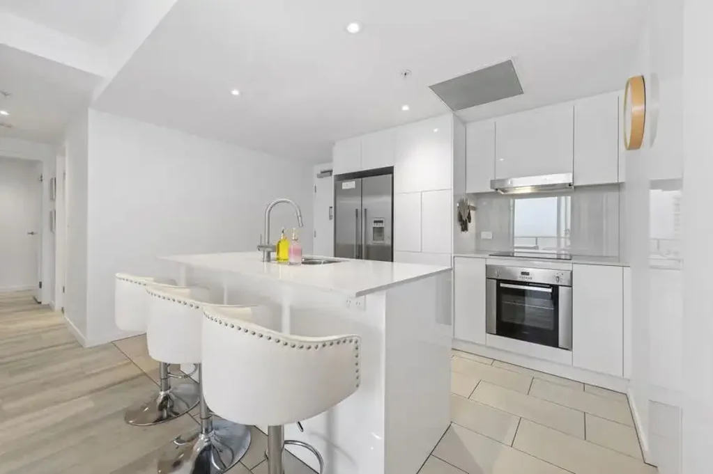 Broadbeach 2房  Coastal luxury with space, style and spectacular views