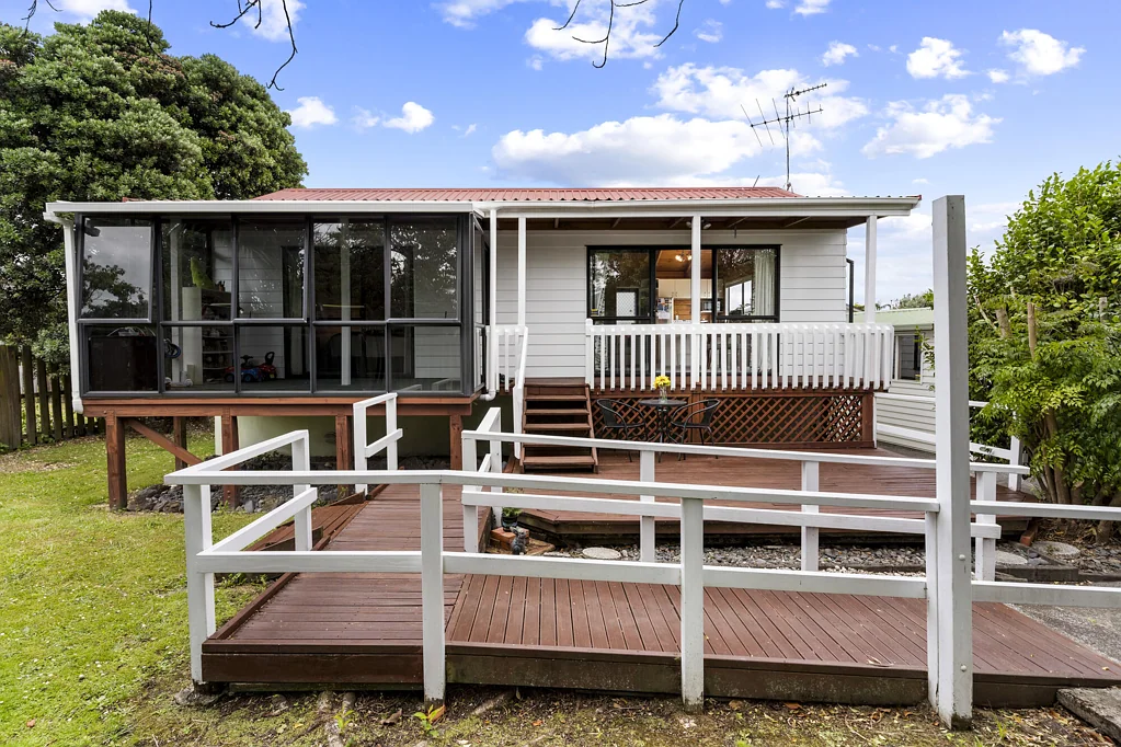2/4 Campbell Place, Papakura, Auckland