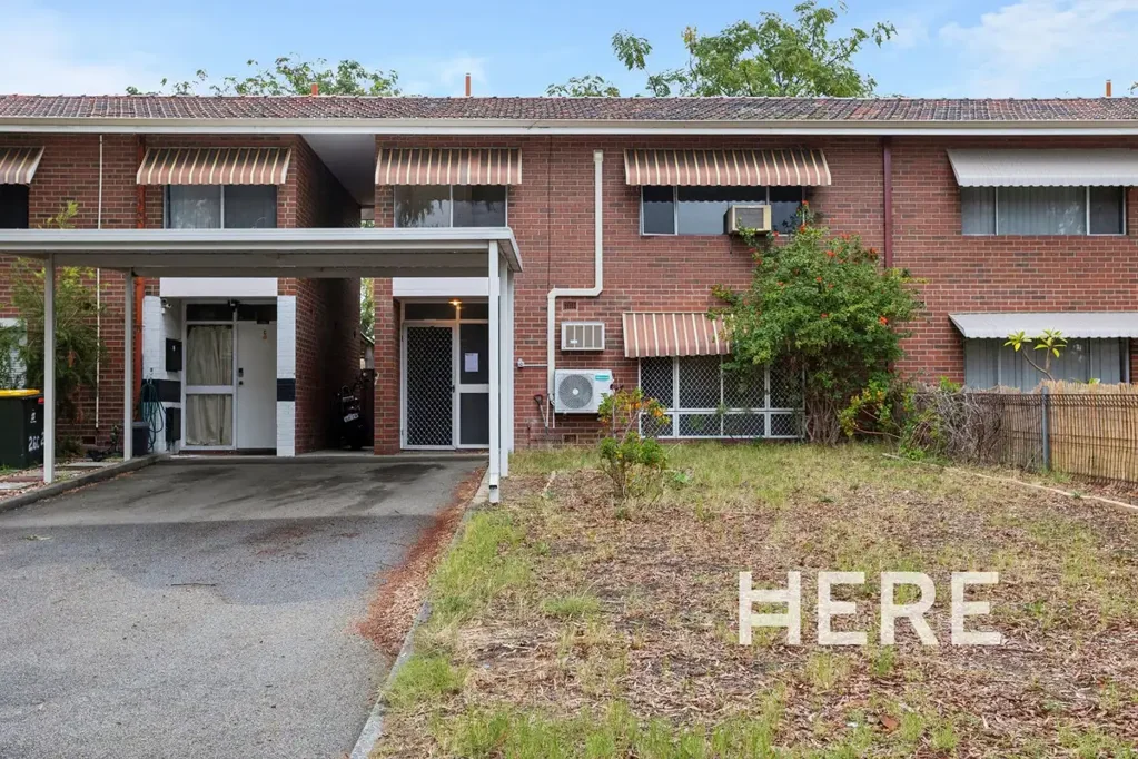 Low-Maintenance Living in a Convenient Location