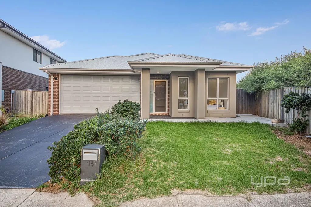 A Family Favourite – Elegant Home in Connected Community