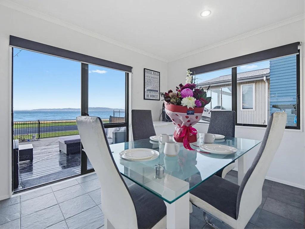 Te Mata 3ห้องนอน Relaxed Coastal Living with Ocean Views!