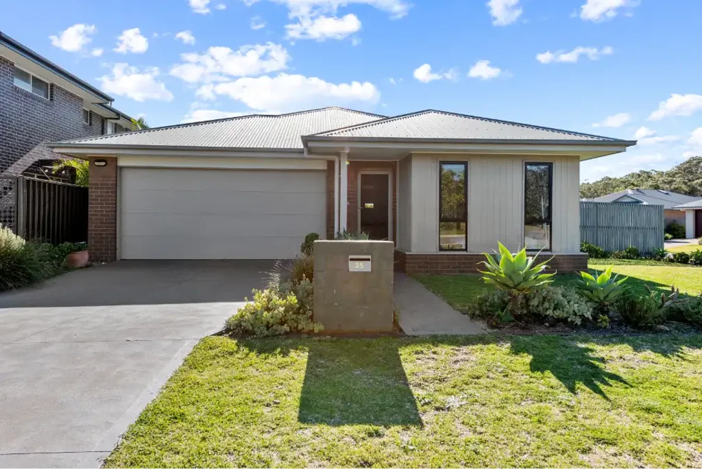 35 Rosemary Street, Fern Bay, NSW 2295