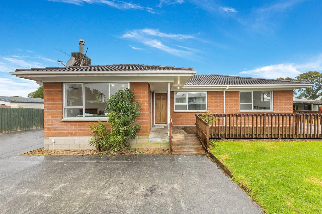 Pukekohe 3房  Renovated Brick & Tile on a Huge 1009 sqm
