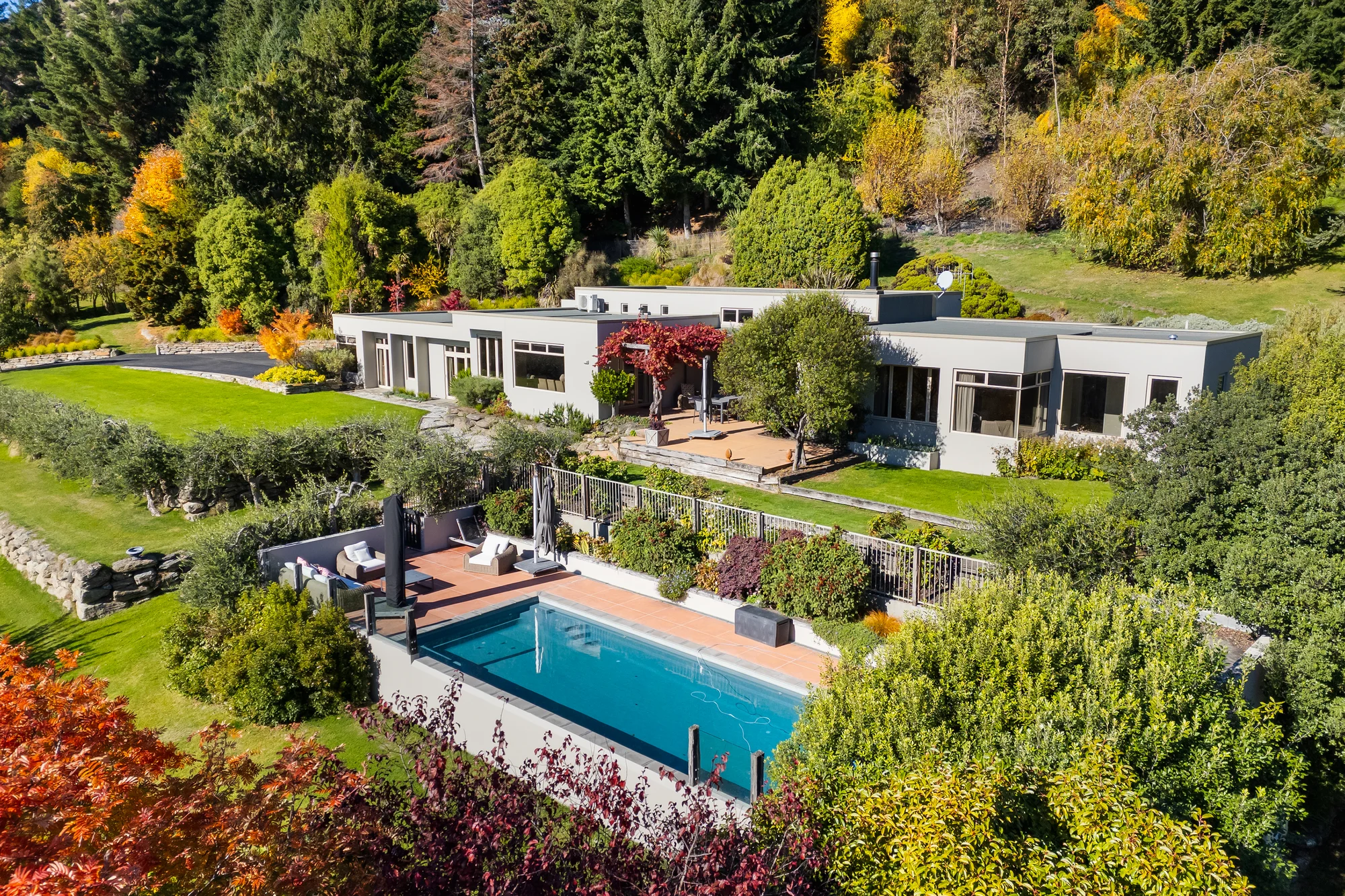 Wanaka 4ห้องนอน Private retreat framed by the alpine views