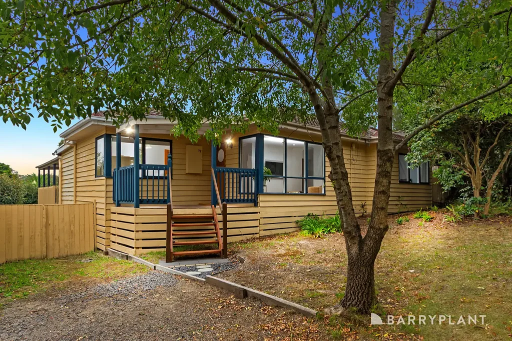 17 Robertson Crescent, Boronia, VIC 3155