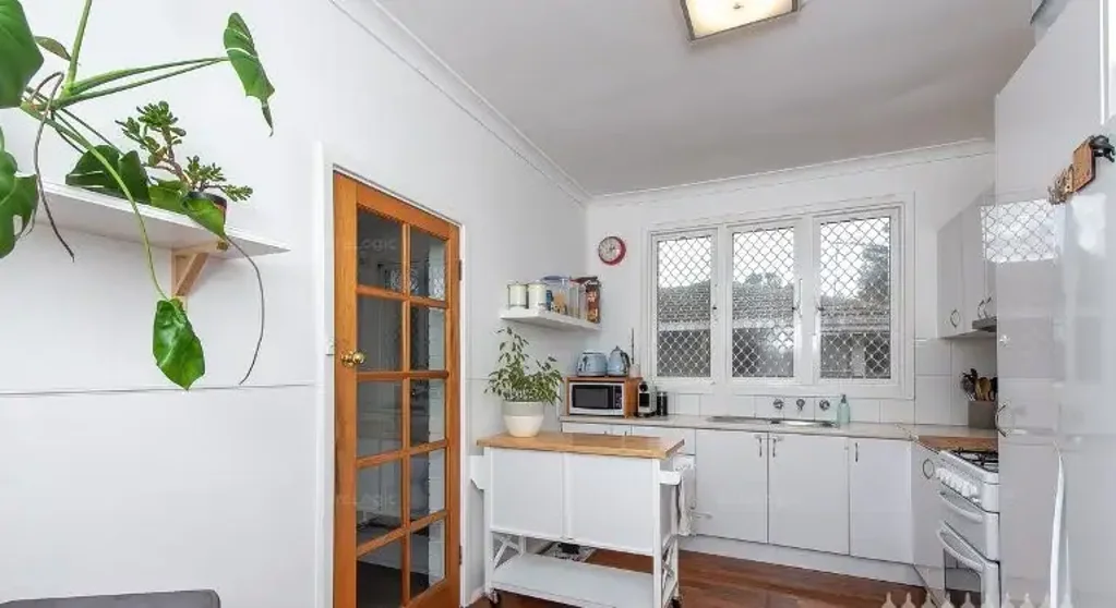 3x1x2 HOUSE OFFERING GREAT VALUE