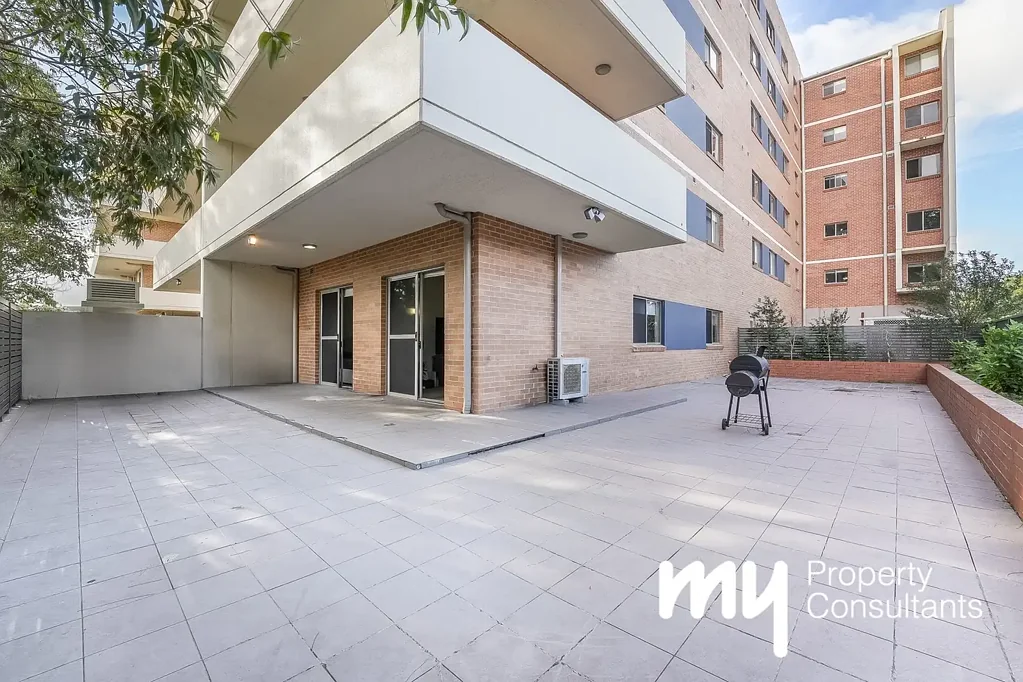 Campbelltown 2غرفة نوم Impressive Apartment with Oversized Courtyard & Prime Location