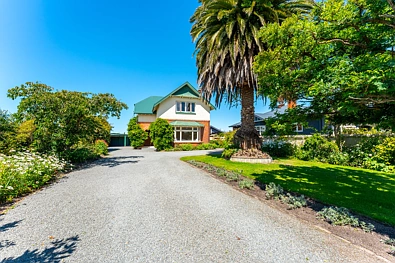 West End 3Zimmer Timeless Charm, Impressively Refined Style