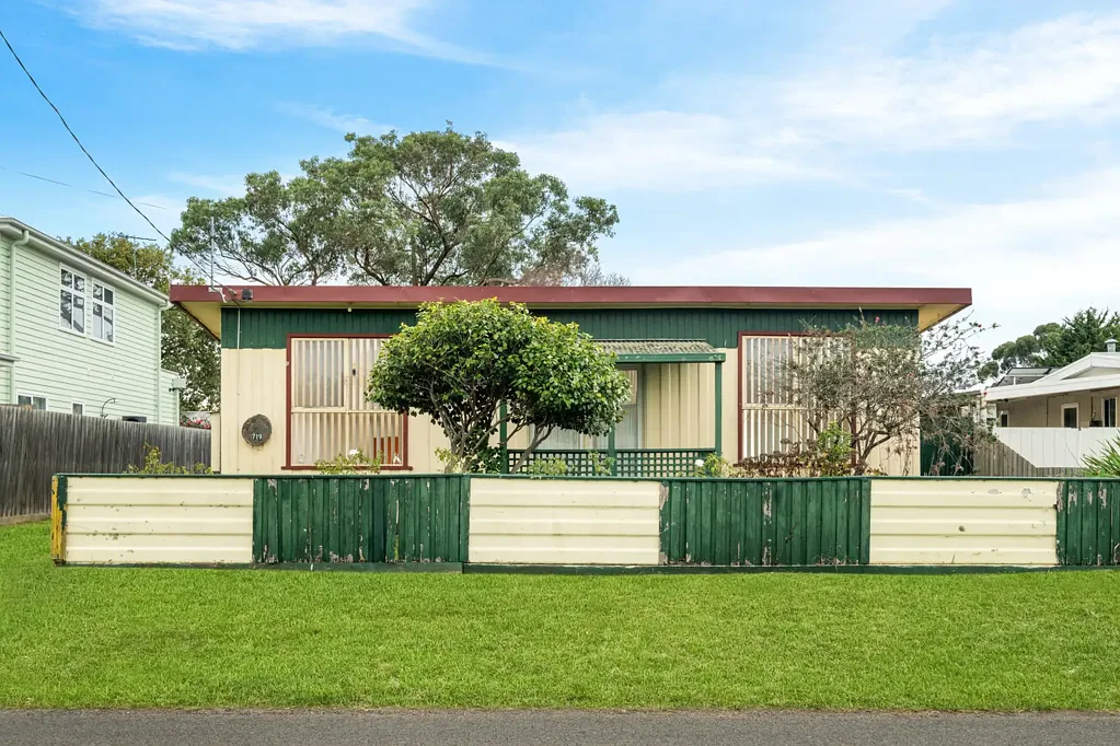 Indented Head 3房  Coastal Opportunity on 591m² - Walk to the Water