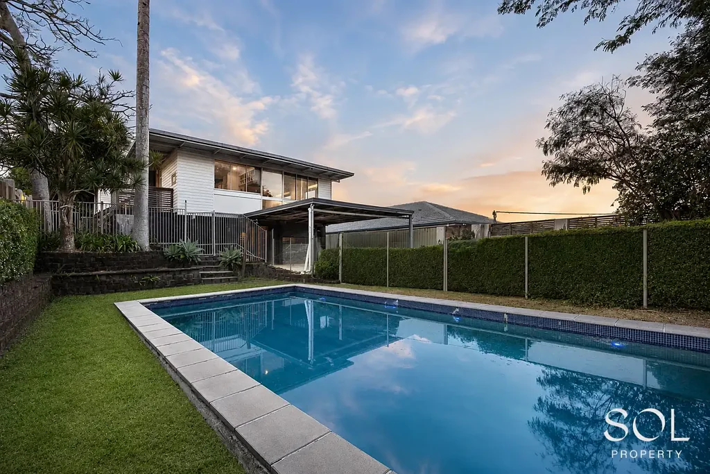 Aspley 4 Bedroom Elevated Living, Endless Possibilities