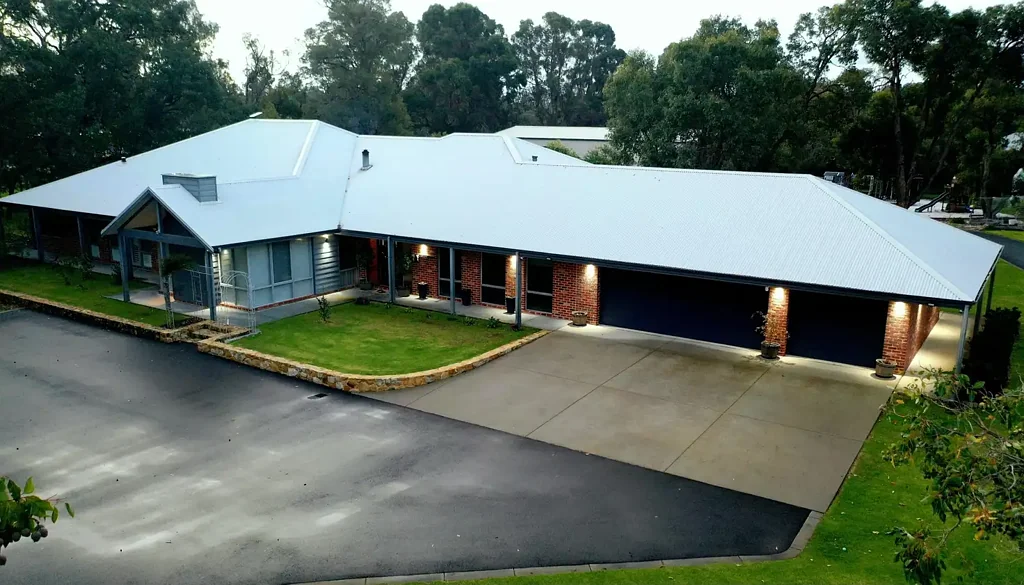 Dardanup West 5غرفة نوم Resort-Style Luxury Acreage + Massive Powered Shed!