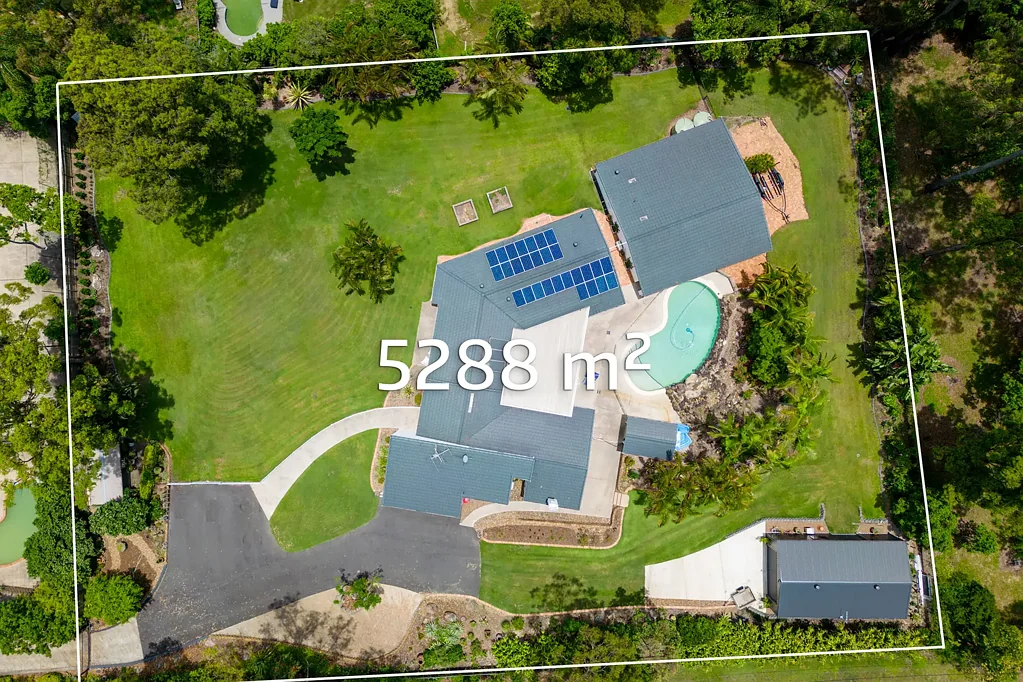 Ashmore 8chambre HUGE 5,288m2 PRIVATE RETREAT, ONLY MINUTES TO EVERYTHING ... FANTASTIC FAMILY HOME IN PRIME, HIGHLY-SOUGHT, CENTRAL & CONVENIENT LOCATION !!!