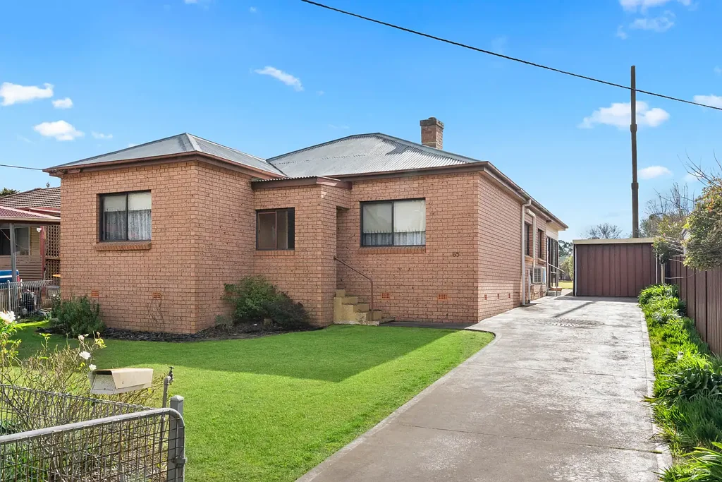 Goulburn 4房  Family-Sized Home with Exciting Potential
