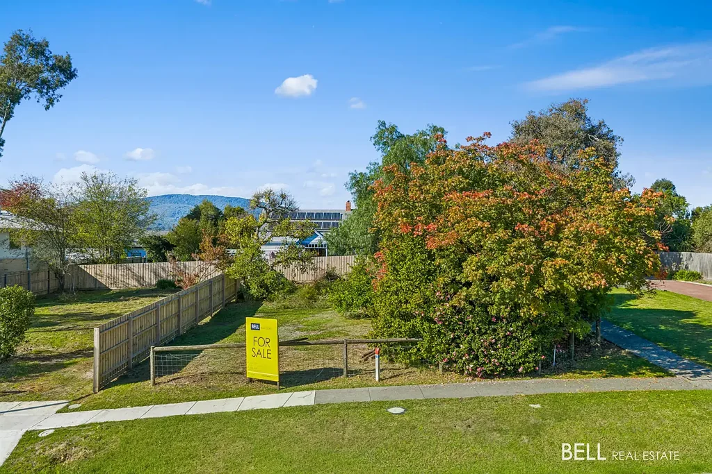 Yarra Junction Build in a great Location with Mountain Views