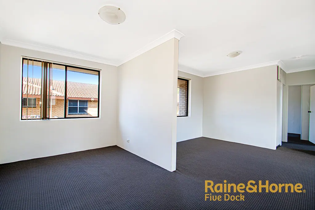2-Bedroom Apartment Conveniently Located