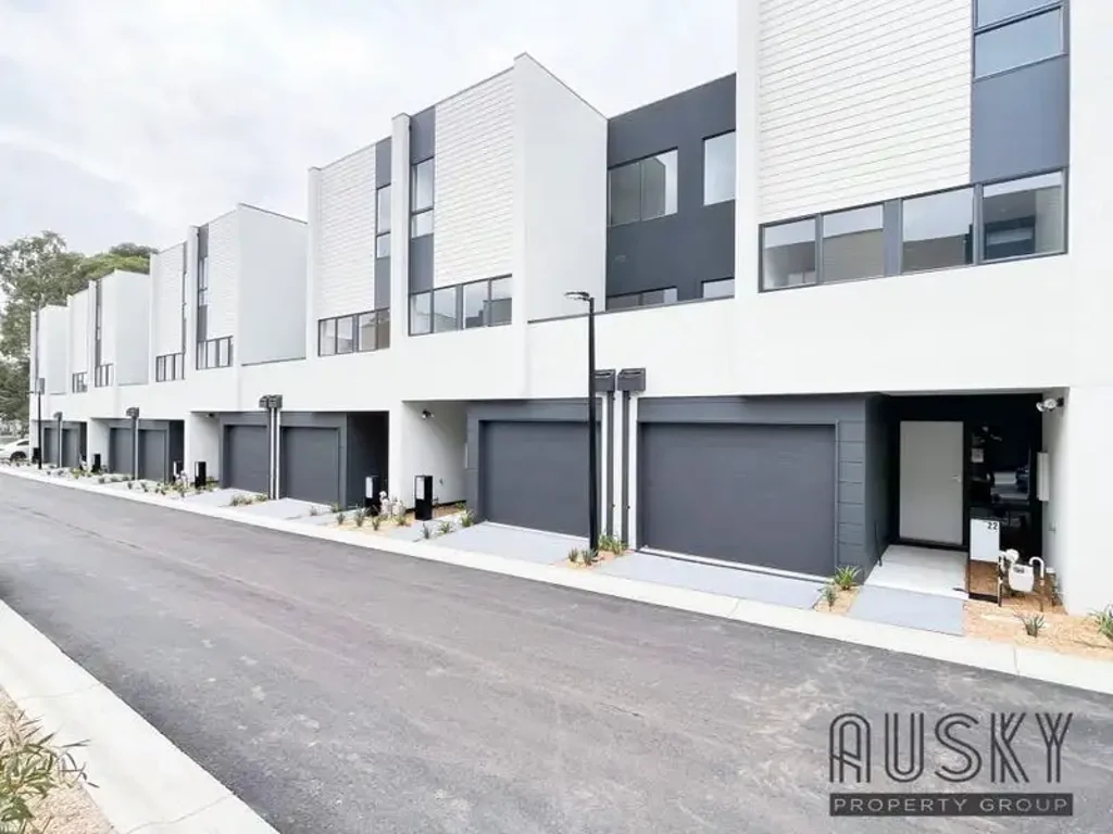 Spacious 3-Bedroom Townhouse for Lease in Doveton