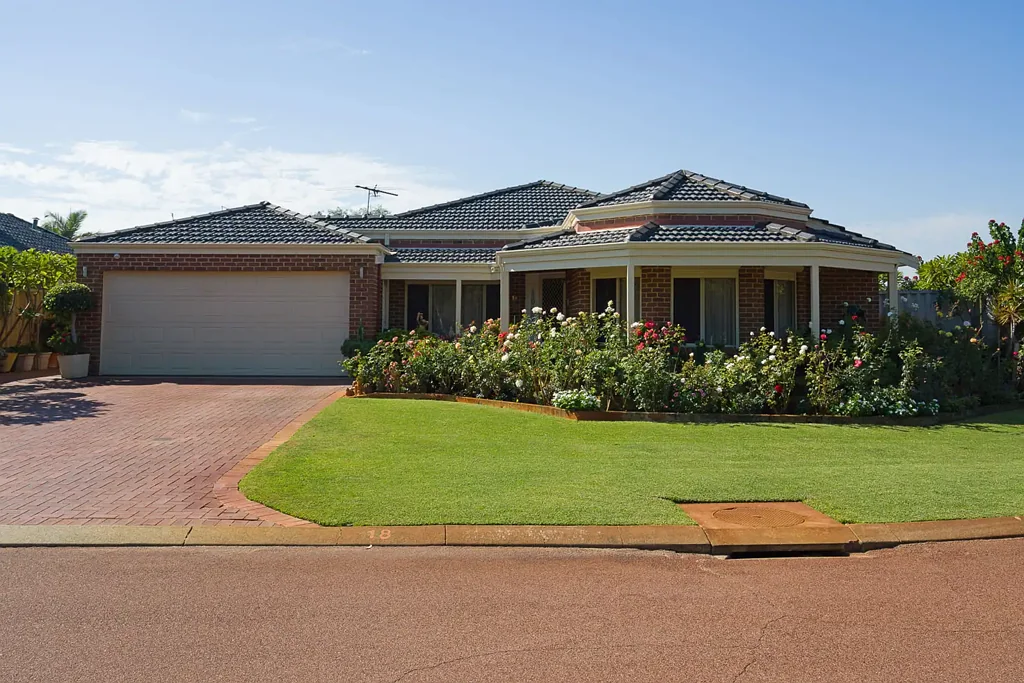 18 Pennlake Drive, Spearwood, WA 6163