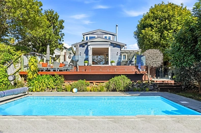 Mount Eden 4房 宽敞家庭平房！夏日精彩不停，泳池+成熟景观花园，优质学区！ Family Sized and Summer Sorted