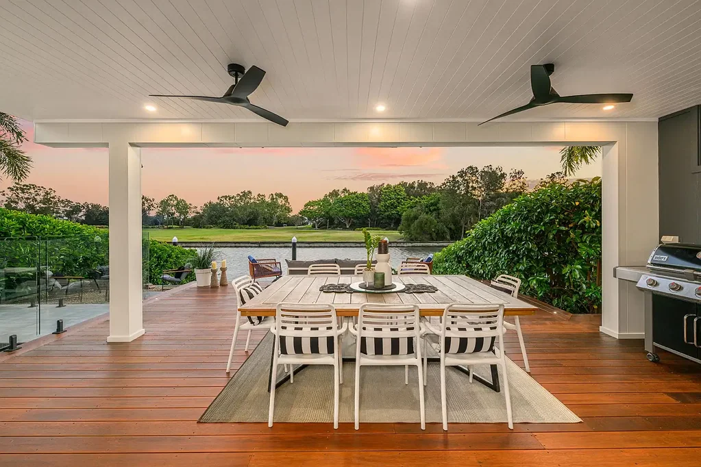 Hope Island 4ਬੈੱਡਰੂਮ Modern 4-Bedroom Waterfront Luxury on Fairway Island, Hope Island Resort