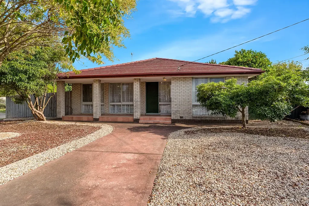 103 South Circular Road, Gladstone Park, VIC 3043