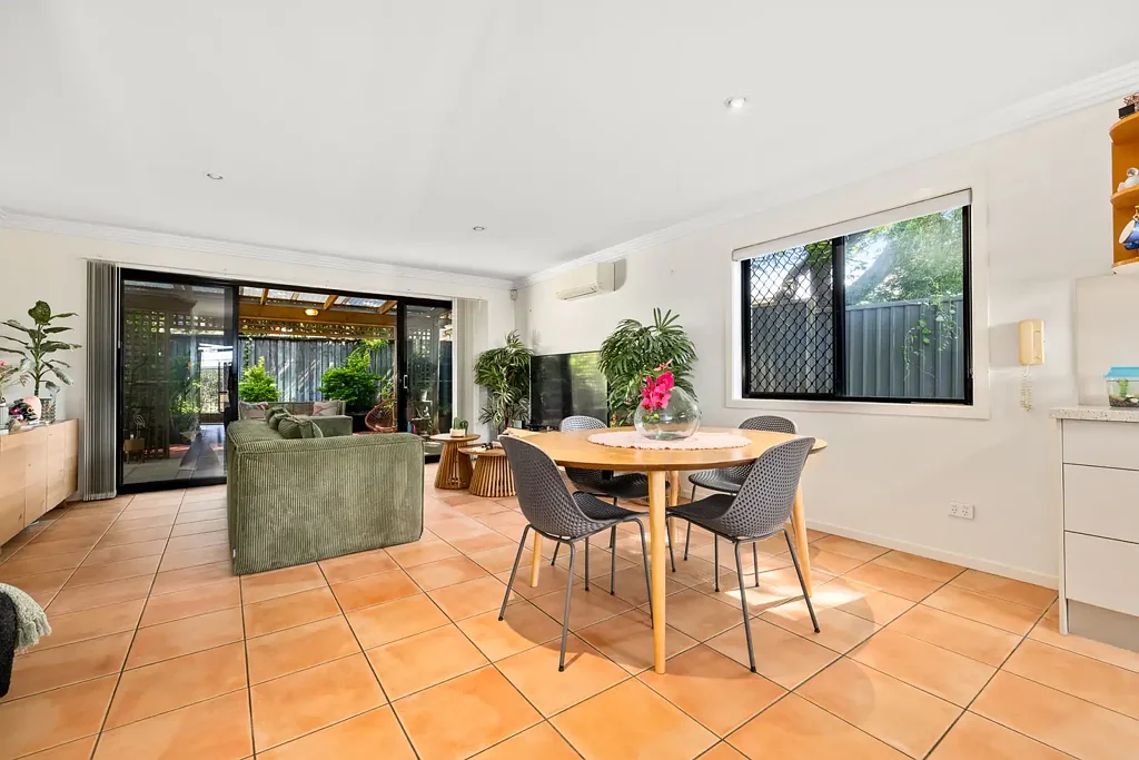 2/88 Brookfield Road, Kedron, QLD 4031
