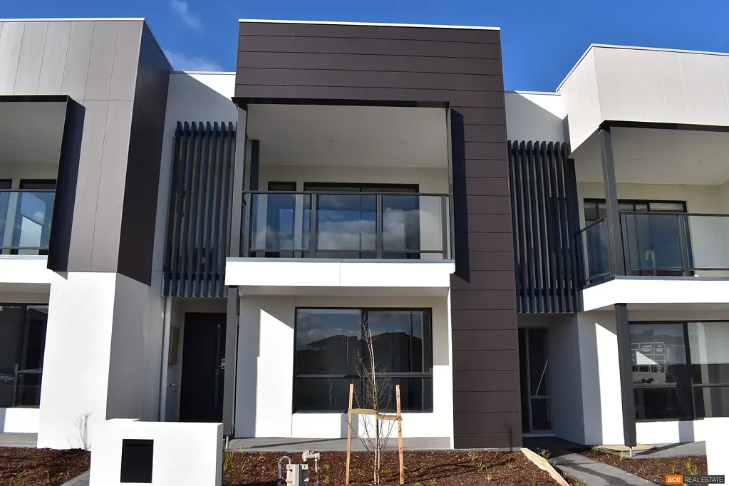 A Rare Breathtaking Beauty with Balcony View!