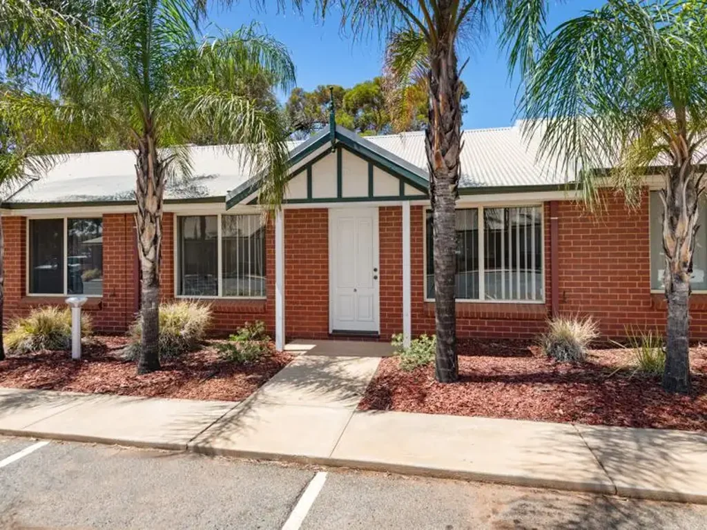 Kalgoorlie 2房  Set & Forget Investment Opportunity – Fully Renovated, Fully Furnished, Fully Leased!