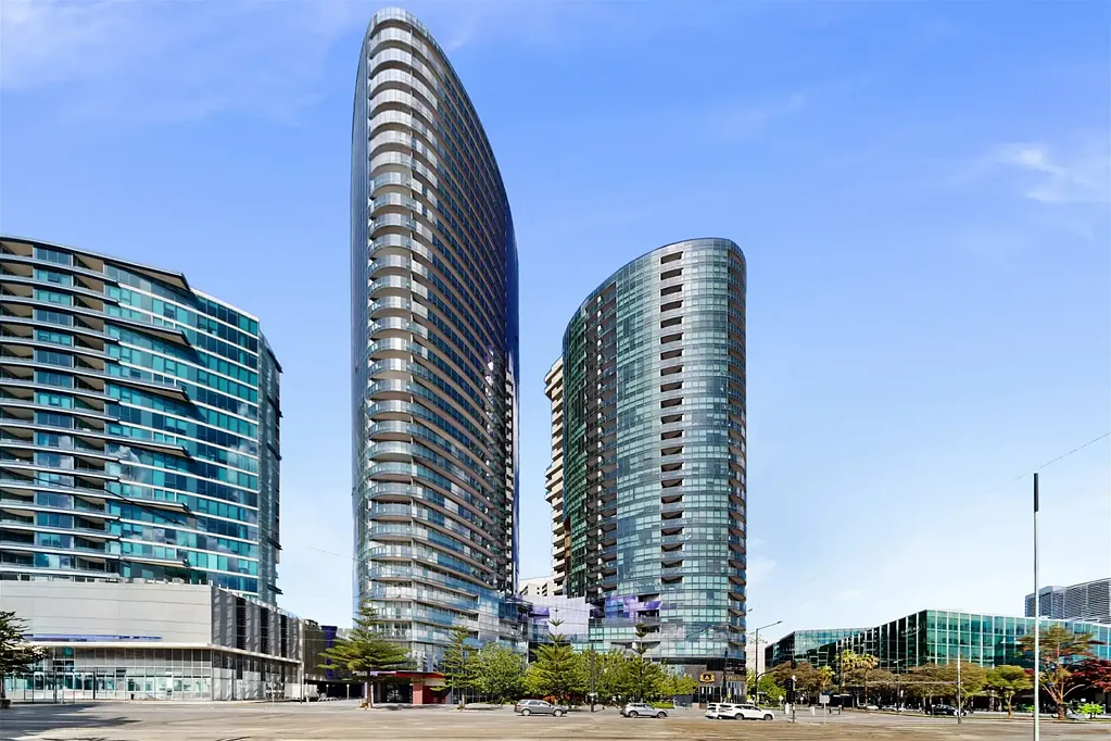 Docklands 2Kwarto Bright Corner Apartment with Excellent Natural Light in the Heart of Docklands