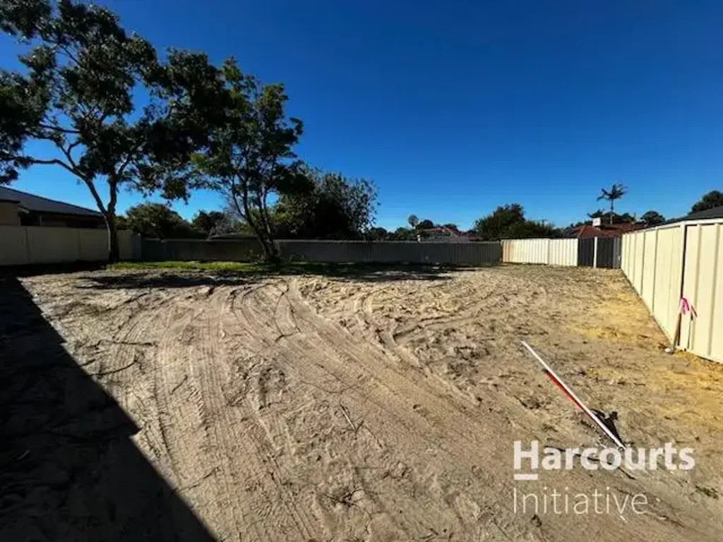 Koondoola  PRIME LAND !  Block 442sqm R20/60 Duplex size block