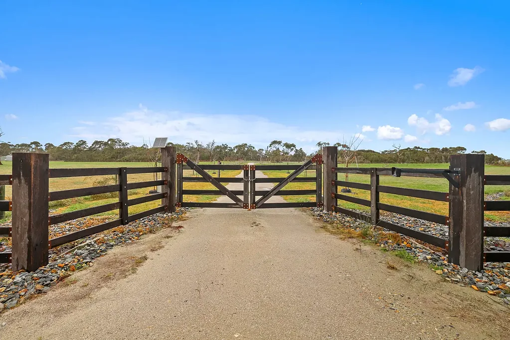 Wattle Bank THE PERFECT 2- HECTARE BLOCK TO BUILD YOUR DREAM HOME