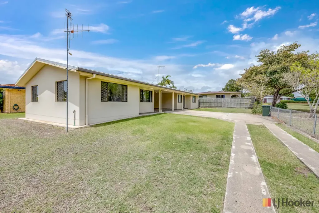 Bundaberg South 4कमरा DOUBLE THE INCOME, DOUBLE THE OPPORTUNITY – DUAL INVESTMENT PROPERTY