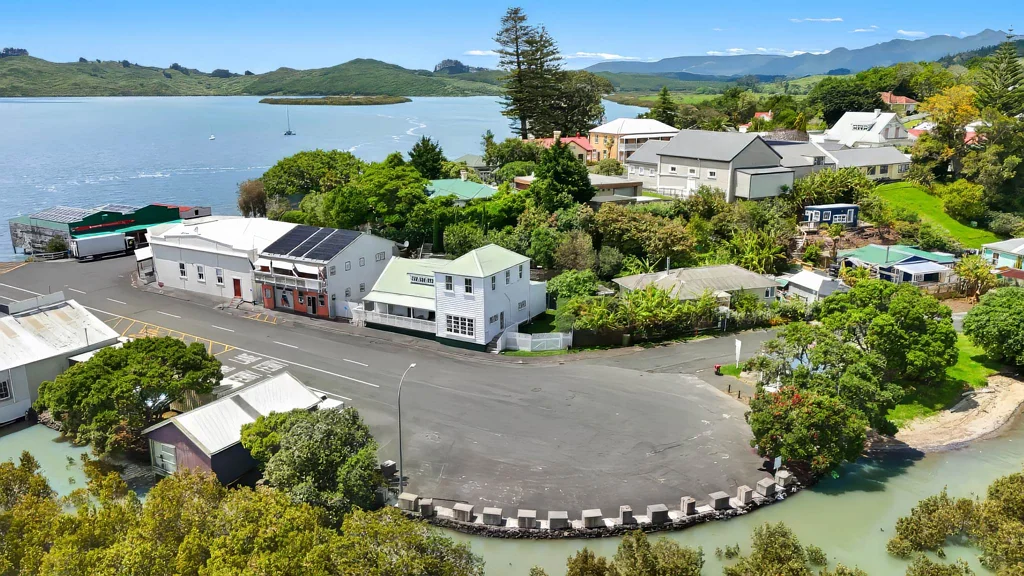 Rawene 5房  The Wharf House – Home or Boutique Opportunity