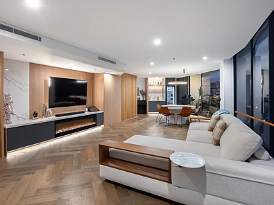 St Leonards 3Moenga Luxuriously Renovated Dual-Level Penthouse with Panoramic Water & City Views