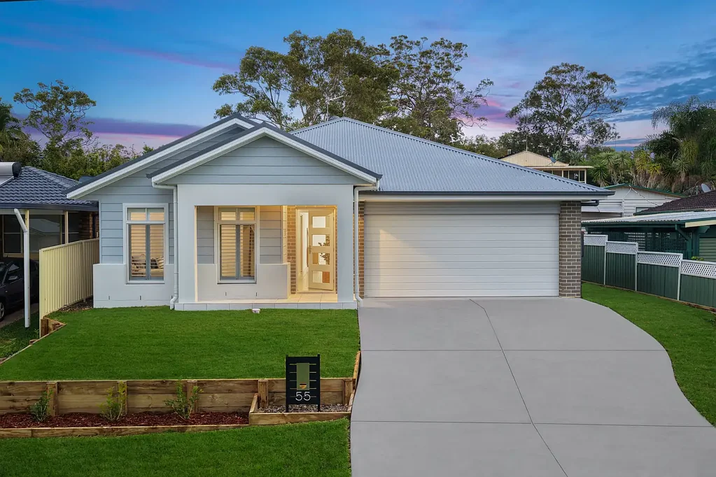 Summerland Point 4 Slaapkamer Spacious brand new home close to everyday amenities