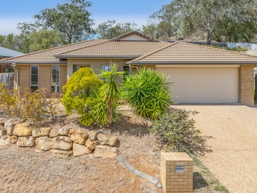 Oakey 4બેડરૂમ Freshly Updated & Move-In Ready