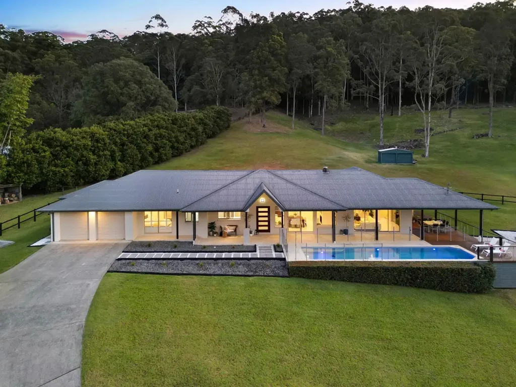Tallebudgera Valley 5 Bedroom Private and Pristine Acreage Paradise with Equestrian Amenities