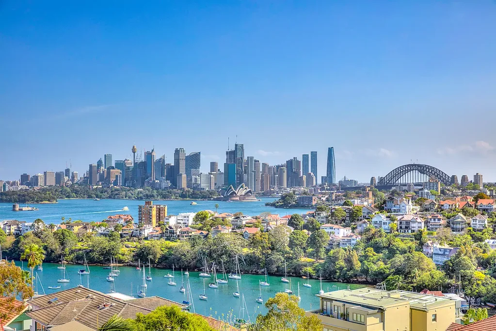 Mosman 2房 悉尼港全景，无限潜力 开放日 周六 10:45AM- 11:15AM Panoramic Harbour Views, Unlimited Potential OPEN SAT 10:45AM- 11:15AM