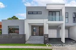 2A Napoli Street, Padstow