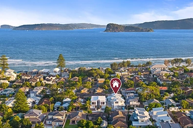 Ettalong Beach 3房  Brand New Townhome with a Pool Just 500m to the Beach.