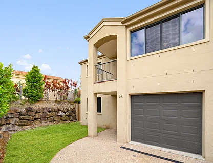 29/1 Santa Isobel Boulevard, Pacific Pines, QLD 4211, 3房, 2浴, Townhouse