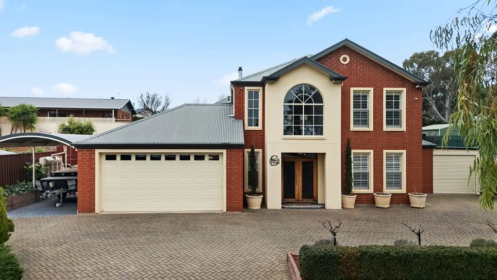 Lyndoch 4房  A Landmark Lyndoch Residence Built For Family & Celebration