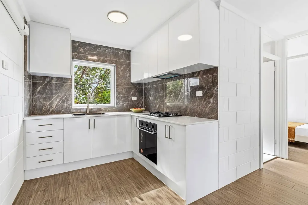 Glenelg East 2Zimmer Coastal Living with Everything at Your Doorstep.