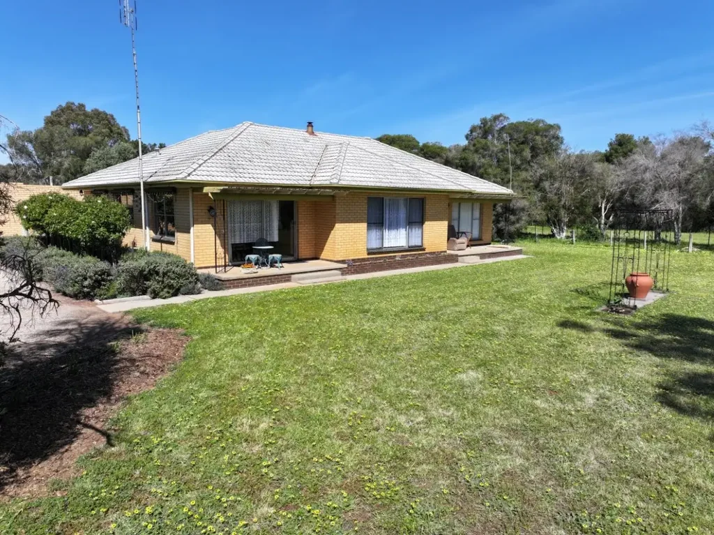 Yarrawalla Versatile Rural Property with Extensive Improvements