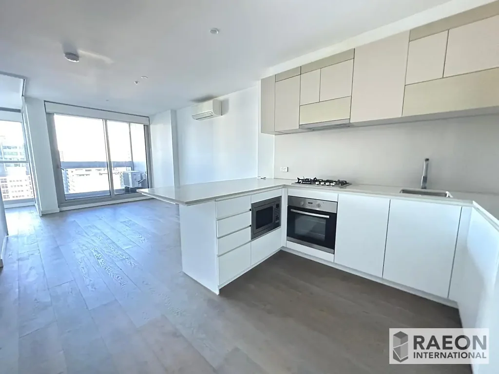 TWO BEDROOM APARTMENT | SECURE CAR PARK | ACROSS FROM SOUTHERN CROSS STN