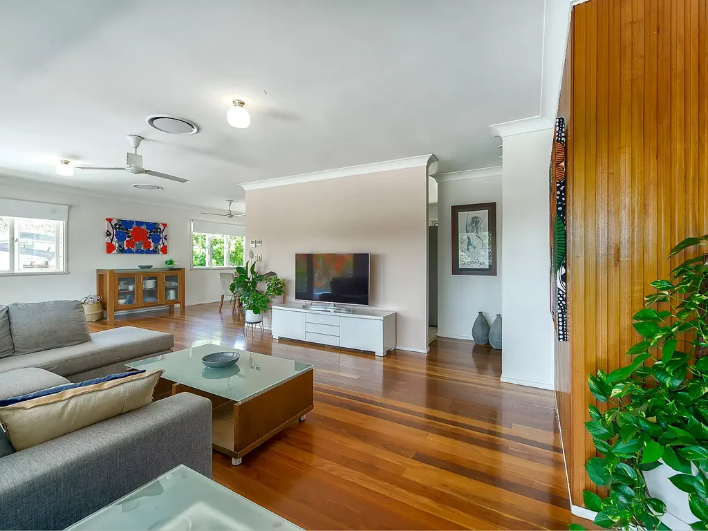4 Caratel Street, Stafford Heights, QLD 4053