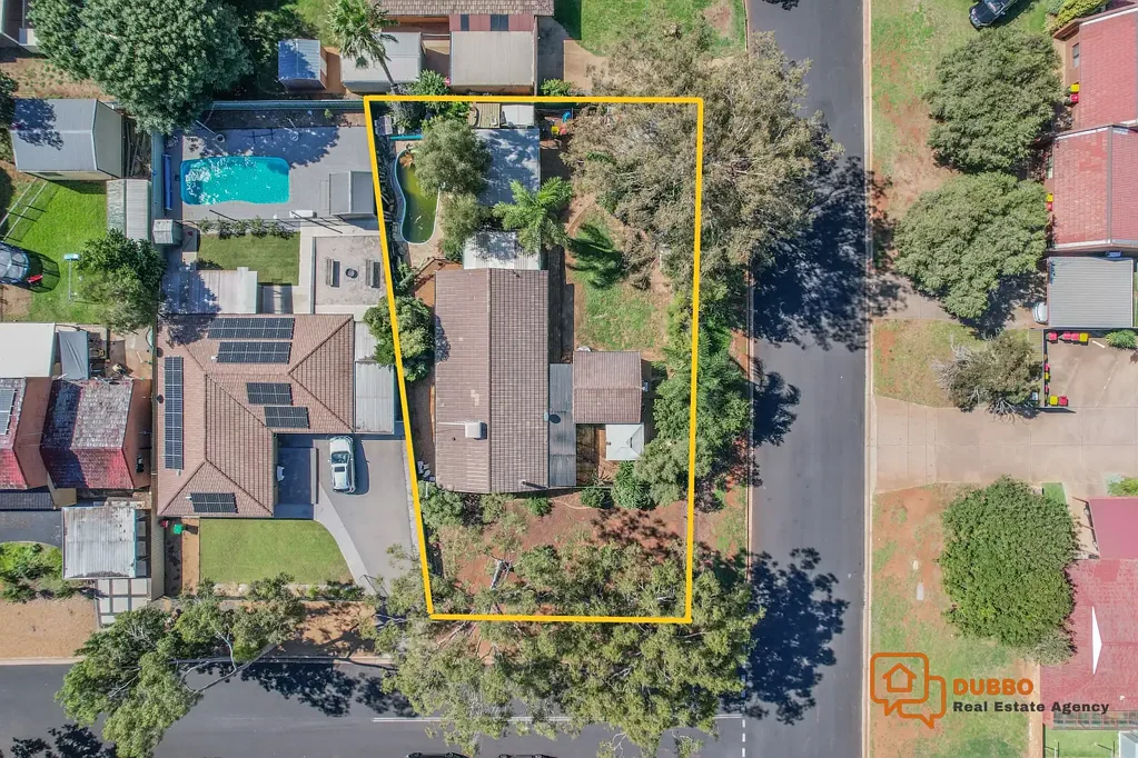 THREE BEDROOM HOME WITH A POOL