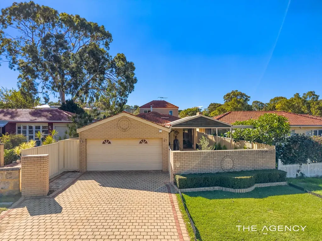 Hamilton Hill 4ห้องนอน Parkside Living with Light-Filled Appeal