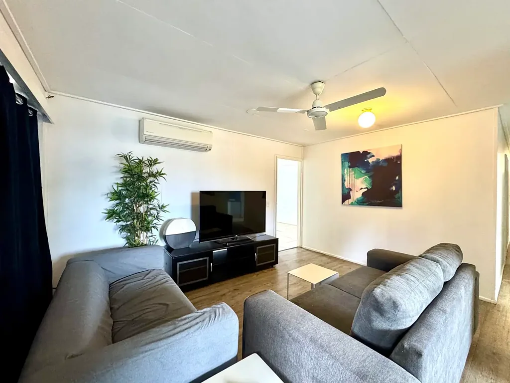 Moranbah 6房  5 BEDROOMS + OFFICE + 2 LIVING SPACES… FULLY FURNISHED WITH QUALITY FURNITURE AND APPLIANCES