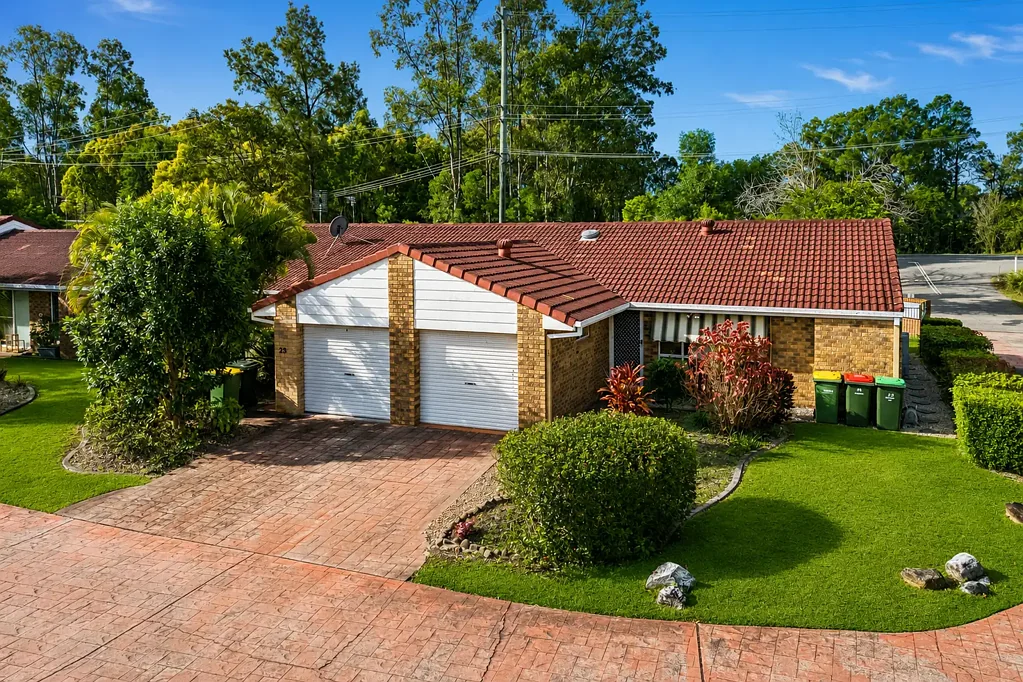 Oxenford 3房  Beautifully Presented Entry Level Low Set Home Offering Comfort, Space & Convenience